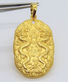 999 Pure 24k Gold 3D Dragon Dharani on back Chu Dai Bi Vintage Pendant ....Marked 999 ...Total of weights 8.1grams...Measure included the Bale H 2 2/8'' W 1 1/8''...It's in very good condition. Traditional Gold Jewelry With Dragon Design, Traditional Gold Carved Necklace, Heart Sutra, 3d Dragon, Vintage Pendant, Pure Gold, Mantra, Flask, Etsy Vintage