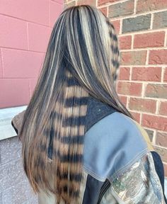 @ empalmm Black And Blonde Streaks, Chunky Highlights With Raccoon Tail, Blonde Striped Hair, Top Deck Hair, Shine Line Hair, Raccontails Hair, Chunky Highlights Black Hair, Raccoon Highlights, Striped Hair Dye