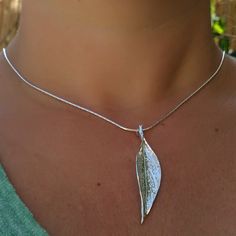 Elegant Sterling Silver Leaf-shaped Necklace, Silver Leaf-shaped Nature-inspired Necklace, Handmade Elegant Leaf-shaped Necklace, Elegant Sterling Silver Leaf Jewelry, Elegant Sterling Silver Leaf-shaped Jewelry, Elegant Handmade Leaf Necklace, Silver Leaf-shaped Necklace, Elegant Silver Leaf Jewelry, Necklace Women Silver