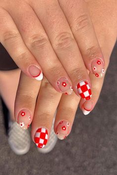 34 Super Cute and Patriotic Fourth of July Nails Inspo Fourth Of July Nails Checkered, 4th Of July Checkered Nails, Canada Day Nails Easy, Red And White Checkered Nails, Red Design Nails Acrylic, Red Fun Nails, Gingham Nail Art, Subtle Fourth Of July Nails, Red Checkered Nails