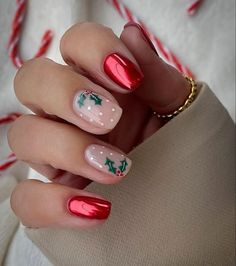 Festive Holiday Nails, Red Christmas Nails, Cute Christmas Nails, Nails Now, Christmas Nail Art Designs, Red Nail Designs, Festival Nails, Xmas Nails, Christmas Nail Designs