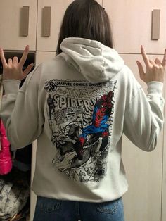 lilly calloway Spider Man Sweatshirt Aesthetic, Spider Man Aesthetic Clothes, Spider Man Shirt Aesthetic, Spider Man Clothes Outfits, Spiderman Things To Buy, Spider Man Inspired Outfit, Spider Man Things, Spiderman Fits, Spider Man Outfits Ideas