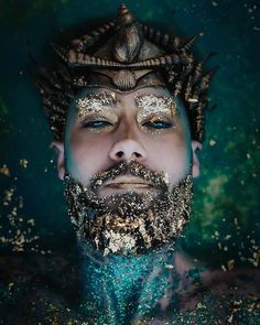 Merman Makeup, Poseidon Costume, Mermaid Fairytale, Fantasy Make-up, Drag Make-up, Illustration Fantasy, Fairytale Photography, Fantasy Male, Fantasy Costumes