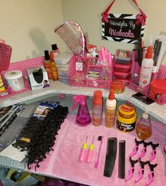 Beauty Bar Ideas, Beauty School Cosmetology, Shine N Jam, Home Hair Salons, Magic Fingers, Hair Water, Hair Crochet, Salon Suites