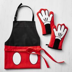 mickey mouse apron and oven mitt set