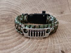 Paracord Jeep Grill Bracelet / Garage Girls Jewelry Adjustable Durable Bracelets For Outdoor Activities, Durable Paracord Braided Bracelet For Outdoor, Durable Paracord Bracelets For Outdoor, Compass Clock, Bike Jewelry, Flint Fire Starter, Paracord Diy, Jeep Grill, Mens Bracelets