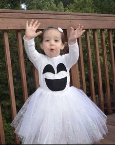 Diy Toddler Ghost Costume Girl, Toddler Ghost Costume Girl, Ghost Tutu Costume, Easy Ghost Costume, Diy Girls Costumes, Boo Party, Toddler Costumes Girl, Diy Mom