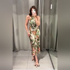 Questions? Leave A Comment Below! Zara New Woman Ss24 Tropical Print Midi Dress Ecru Green 3535/216 Sz Xs Zara New, Print Midi Dress, Printed Midi Dress, Tropical Print, Zara Dresses, New Woman, Midi Dress, Zara, Womens Dresses