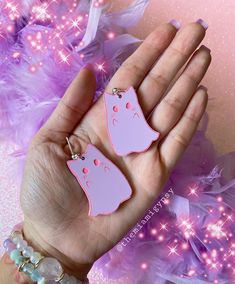 This listing is for ONE Pair of Kawaii Kitty Ghost Earrings. These earrings are made of Lavender laser cut acrylic, engraved and hand painted. earring posts are hypoallergenic. If you wish to replace silver posts with gold please leave me a note at checkout! :) Follow me on IG for shop updates! @themiamigypsy Laser Cut Earrings Acrylics, Anting Manik, Kawaii Kitty, Earrings Acrylic, Laser Cut Earrings, Ghost Earrings, Cut Earrings, Earrings Halloween