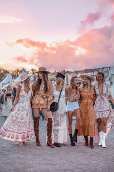 Looks Hippie, Coachella Party, Festival Chic, Look Festival, Fest Outfits