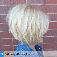 I like this cut for tomorrow night! Or something very similiar! just the color hahaha!! Something darkish all over :) SO excited!! @an Blonde Graduated Bob, Cute Medium Haircuts, Sanggul Modern, Choppy Bob Hairstyles, Short Bob Haircuts, Lily Collins, Medium Hair Cuts