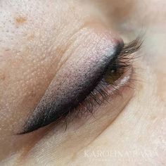 What Is Ombre Eyeliner Tattoo? All About the Style Ombre Eyeliner Tattoo, Tattoed Eyebrows, Eyeliner Tattoo Permanent, Tatoo Eyeliner, Ombre Eyeliner, Lid Eyeliner, Eyebrow Feathering