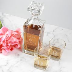 Personalised Engraved Square Scotch glasses and whiskey decanter Wedding Set Bride & Groom Present Wedding Gift For The Bride, Special Wedding Gifts, Wedding Glassware, Gift For The Bride, Memorable Wedding, Wedding Mementos, Whiskey Decanter, Engraved Wedding, Design Square