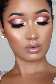 Eye Makeup To Go With Pink Dress, Makeup For A Fuschia Dress, Pink Makeup Looks For Brown Eyes, Smoky Pink Eye Makeup, Pink And Gold Makeup Looks, Night Time Makeup Looks, Pink Dress Makeup Ideas, Pink Glam Makeup Looks, Christmas Party Makeup Looks