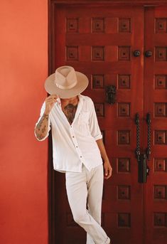 Cuban Man Outfit, Men’s Bohemian Style, Mens Summer Hats Style, Men’s Fedora, Tulum Men Outfit, Tulum Outfits Men, Bohemian Style Men Outfits, Men’s Boho Style, Hats Outfit Men