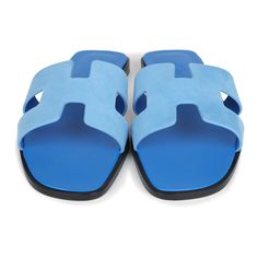 This pair of Oran sandals are in Bleu Cameo suede goatskin, with the iconic H cutout detail, Bleu Cameo leather goatskin insole, and natural leather soleOrigin: ItalyCondition: New and never wornAccompanied by: Hermes box, dustbags, ribbonSize: 40.5 EU Luxury Blue Mules, Blue Suede Sandals With Leather Footbed, Designer Blue Slides For Summer, Luxury Blue Leather Mules, Luxury Suede Mules For Summer, Summer Leather Slides With Suede Lining, Leather Slides With Suede Lining For Summer, Luxury Blue Slides For Summer, Luxury Blue Summer Slides