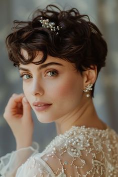 48  Chic Wedding Hairstyles for Short Hair That Wow Chic Wedding Hairstyles, Curled Pixie Cut, Curled Pixie, Hairstyles For Brides, Wedding Hairstyles For Short Hair, Wavy Pixie Cut, Curled Bob, Best Short Hairstyles, Classic Wedding Hair