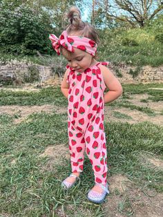 Your littles will LOVE their LoveJadeRuby rompers. They are so comfy and soft! Easy slip on style with fully adjustable neckline allows for multiple season wear time. This sunflower floral jumpsuit romper is such a cute outfit for spring and summer! The matching bowband is a separate listing! Cute Spring Bubble Romper For Playdate, Cute Spring Onesie For Playwear, Cute Onesie For Spring Playtime, Cute Spring Onesie For Playtime, Cute Spring Playtime Onesie, Cute Summer Onesie For Playdate, Sweet Bubble Romper For Summer Playwear, Sweet Cotton Onesie For Summer, Playful Spring Jumpsuits And Rompers For Playdate