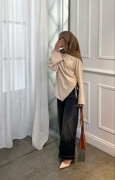 Brunch Outfit Hijab, Hijab Classy Outfits, Hijabi Winter Outfits Casual, Modest Night Out Outfit, Hijabi Birthday Outfit, Classy Hijab Outfits, Urban Modesty, Modest Business Casual, Modest Outfits Muslim