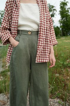 Frankie Pine Green Trousers Barrel Trousers Linen Trousers - Etsy Loose Linen Pants, Green Trousers, Pine Green, Mode Inspo, Maxi Skirts, Linen Trousers, Mode Vintage, Casual Style Outfits, Mode Inspiration