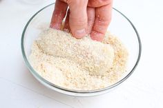 Breading haddock fillets by dredging in breadcrumbs or crushed Ritz crackers Oven Baked Haddock, Fast Food To Make, Hotdish Recipes, Butter Pie Crust, Dinner Fish