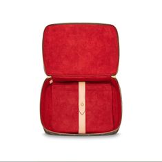 Description Meet the modern travel jewelry case. With a leather handle inspired by our classic trunks, a removable pouch, and an elegant red microfiber interior, this classic and feminine Monogram wonder protects your earrings and necklaces, bracelets and rings. Size: 9.5 x 2.4 x 7.1 inches / 24.1 x 6 x 18 cm Monogram coated canvas Red microfiber lining Gold colored metallic pieces Case: Double zipped closure Natural cowhide leather handle Removable jewelry pouch: Detachable ring-holder Natural cowhide leather earring-holder Zipped pocket with divider Long necklace compartment Comes with dust bag, ation cards, and pamphlets 1:1 mirror image qualityDelivery 5-8 or 10-15 working days Please note that during high season and Sale period, delivery times may be affected We accept payment with a Designer Rectangular Travel Case, Luxury Rectangular Cases, Luxury Compact Travel Bag, Luxury Rectangular Jewelry Storage For Travel, Luxury Rectangular Jewelry Storage Case For Travel, Luxury Rectangular Travel Jewelry Storage Case, Luxury Gift Cases, Luxury Rectangular Cases For Gifts, Luxury Round Case For Formal Occasions