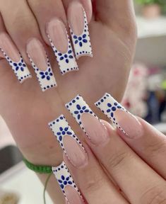 Spring Nails Medium Square, Mexican Nails Simple, Copy And Paste Latina Nails Short, Simple Mexican Nails, Hispanic Nails Acrylic, Junior H Nails Ideas, Initial D Nails, Barro Nail Design, French Tip W Design