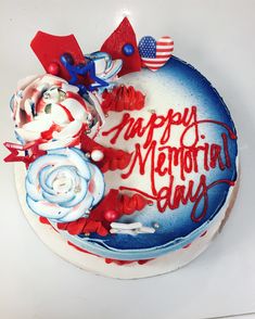 a cake with the words happy memorial day on it