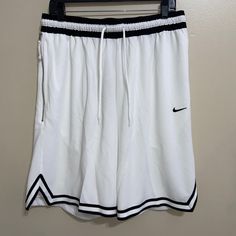 Nike Dri-Fit Dna Basketball Shorts White Black Men's Size Dh7160-100 New Shorts Nike, Shorts White, Basketball Shorts, Shorts Athletic, Nike Shorts, Men's Nike, Nike Dri Fit, Black Men, Dri Fit