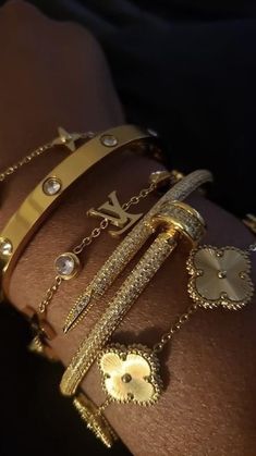 Xoxo Jewelry, Dope Jewelry Accessories, Expensive Jewelry Luxury, Wrist Jewelry, Luxe Jewelry, Jewelry Accessories Ideas, Dope Jewelry, Gold Bracelets, Girly Accessories