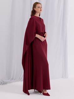 WF ATELIER Model height: 177 CM 100% Polyester Length: 150 cm Red Cape Dress, Long Sleeve Formal Gown, Red Cape, Arab Fashion, Cape Dress, Women Style, Model Height, Dress Collection, Fashion Inspo Outfits