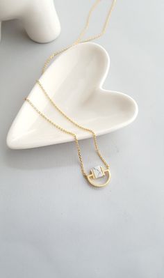 "This is a white marble with plated gold boho charm minimalist necklace. It is very simple, cute & stylish necklace. It goes with any outfits MEASUREMENT: Length:  17 3/8\" ♥    ♥    ♥    ♥    ♥    ♥    ♥    ♥    ♥    ♥    ♥    ♥    ♥    ♥ Please visit my Etsy store for more collections http://www.lesacandchic.etsy.com ♥    ♥    ♥    ♥    ♥    ♥    ♥    ♥    ♥    ♥    ♥    ♥    ♥    ♥ ." White Stone Necklace, Marble Necklace, Swirl Earrings, Stylish Necklace, Loop Earrings, Marble Stone, Necklace White, Marble Stones, Wire Earrings