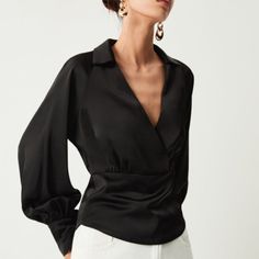 Beautiful Blouse. Runs Small. 90% Polyester 10% Elastin. Non Stretch, Side Zip. Cold Wash, Line Dry. Do Not Dry Clean. I Wish It Fit Me But Is Too Small. Neutral Capsule Wardrobe, Fit Clothes, Satin Long Sleeve, Fits Clothes, Plain Style, Denim Outerwear, Spring Fashion Outfits, Long Midi Dress, Satin Blouse