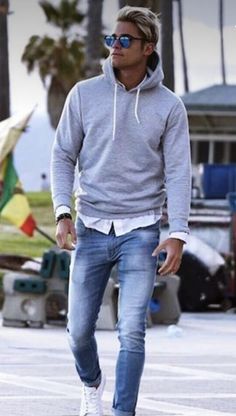 Young Mens Fashion, Mens Fashion Casual Outfits, Stylish Mens Outfits, Men Street, Hoodie Outfit, Men Fashion Casual Outfits, Street Style Inspiration, Moda Vintage