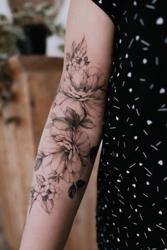 tattoo ideas unique
tattoo ideas inspirational
tattoo ideas sleeve
tattoo ideas arm
tattoo ideas Flower Side Tattoo, Feminine Shoulder Tattoos, Feminine Skull Tattoos, Feminine Tattoo Sleeves, Special Tattoos, Forarm Tattoos, Beautiful Flower Tattoos, Elbow Tattoos, Floral Tattoo Sleeve