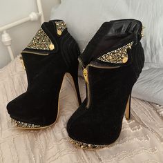 Brand New Never Worn Size 7.5 Futuristic Shoes, Hat Jewelry, Unique Heels, Gold Platforms, Fringe Ankle Boots, Spike Heels, Pink Heels, Shoe Closet, Lace Up Heels