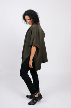 The Amanda poncho is a versatile and timeless piece that is perfect for fall and winter. While it feels like wearing a blanket, it looks runway chic. It's easy to throw on and instantly gives any simple outfit a stylish edge. We paired the poncho with a simple pair of jeans and a tank, and voila! A stylish fall outfit. When paired with the Zoe tank and the Denise skirt, this piece takes on a whole new look. And did we mention it is incredibly comfortable? Stylish Fall Outfits, Simple Outfit, A Blanket, Fall Outfit, Fall And Winter, Blue Ocean, Simple Outfits, Shoulder Sleeve, Timeless Pieces