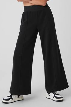 Polar Fleece High-Waist Snowdrift Wide Leg Pant - Black | Alo Yoga Mechanic Style, Wideleg Pants, Woman Back, Wide Leg Pant, Back Women, Cropped Tee, Wide Legs, Alo Yoga, Polar Fleece