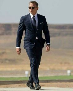 007 Aesthetic, Daniel Craig Suit, Daniel Craig Spectre, Daniel Craig Bond, James Bond Outfits, Daniel Craig Style, James Bond Suit, Bond Outfits, Bond Spectre