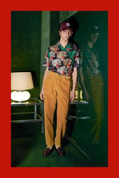 Gucci 2018, Men Minimalist Fashion, Clown Costumes, Neon Demon, Fashion Ads, Minimalist Fashion Men, Minimalist Men, Gucci Outfits, Man Child