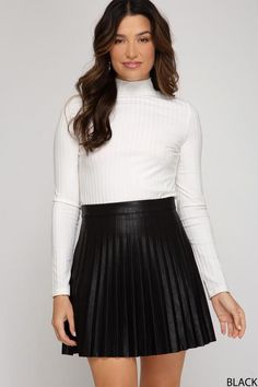 A super cute go-to fall skirt in on-trend faux leather perfect with opaque tights and booties. Team with a chunky knit or bodysuit and heels for your holiday get togethers. Faux leather pleated mini skirt. 50% PU, 50% POLYESTER Pleated Mini Skirt Outfit, Faux Skirt, Black Pleated Mini Skirt, Rok Mini, Leather Skirt Outfit, Mini Skirt Outfit, Leather Pleated Skirt, Ideas For Clothes, Casual Outfit Inspiration