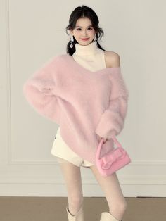 Material: Pink acrylic5.3% NYLON91.5% Polyester3.2%
Black NYLON95.7% acrylic4.3%
White nylon91.9% Other8.1%
Size: sm

Model: 168cm/44kgWear size M





Length
Chest surroundings
shoulder width
Sleeve Length


S
63.5cm
120cm
55cm
45.5cm


M
66.5cm
126cm
58cm
47cm Chic Solid V-neck Sweater For Winter, Chic V-neck Sweater For Winter, Winter Acrylic V-neck Sweater, Casual Acrylic V-neck Sweater For Winter, Knitted Acrylic V-neck Sweater For Winter, Pink V-neck Sweater For Winter, Chic Long Sleeve V-neck Sweater For Winter, Chic Acrylic Winter Outerwear, Solid Color Soft Knit V-neck Sweater For Winter