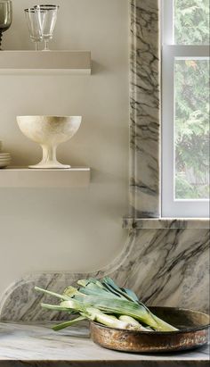 Backsplash Edge, Colonial Kitchen, Marble Shelf, Kitchen Mood Board, Stone Backsplash, Charleston Homes, Marble Backsplash, Classic Kitchen, Elegant Sofa