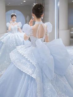 Large Ball Gowns, White Pretty Dress, Organza Ball Gown With Fitted Bodice For Quinceanera, Quinceanera Fitted Bodice Ball Gown, Fitted Organza Quinceanera Dress, Princess Style Fitted Quinceanera Dress For Banquet, Fitted Princess Quinceanera Dress For Banquet, Fitted Princess Style Quinceanera Dress For Banquet, Elegant Quinceanera Evening Dress With Corset Back