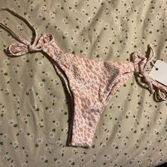 Nakita Clover Bottoms Size Medium Midori Bikini Swimwear White String Swimwear For Summer, White String Swimwear For Pool, Spring Vacation String Swimwear, White String Bottoms For Pool, White String Bottoms For Poolside, White Fitted String Swimwear, Cheeky Bikinis, Cute Fits, Swimsuit Tops