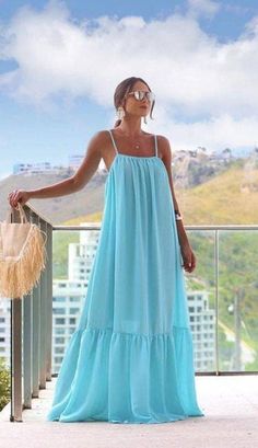 Beach Party Outfits, Long Summer Dresses Maxi, Backless Maxi Dress, Maxi Dress Long, Moda Chic, Dress With Ruffles, Ruffles Fashion, African Clothing Styles, Long Dress Casual