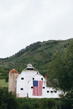 American Barn – BFF PRINT SHOP American Barn, Country Barns, Future Farms, Farm Lifestyle, Dream Barn, White Barn, Old Barns, Assembly Instructions, A Barn