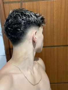 Longer Fades For Men, Short Baseball Haircuts, Light Bleached Hair, Mens Hairstyles Undercut Fade, Fade With Messy Top, Messy Crop Haircut Men, Short Mullet Haircut Men, Low Drop Fade Haircut, Mid Fade Haircut Men