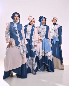 Haflatu At Takhorruj Batch 15 Designer @iss.aisyahh "De Jagatan" Indonesia, sebagai negara kepulauan yang indah dan kaya akan sumber daya alam, budaya, dan keanekaragaman hayati, terus menjadi inspirasi dalam berbagai karya seni dan mode. Salah satu destinasi yang mencerminkan keindahan alam Indonesia adalah De Djawatan di Banyuwangi, sebuah hutan lindung yang penuh dengan pohon trembesi yang membentuk kanopi alami. Keindahan ini menciptakan suasana mistis dan magis, yang kini dihadirkan da... Sumber Daya Alam, Thai Pattern, Dress Design Sketches, Design Clothes, Islamic Fashion, Dress Outfit, Design Sketch, Dress Design, Batik