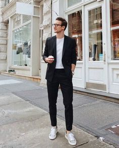 black and white outfit for men Black And White Outfit For Men, White Outfit For Men, Winter Mode Outfits, Black And White Outfit, Black White Outfit, Hipster Man, Mens Fashion Urban